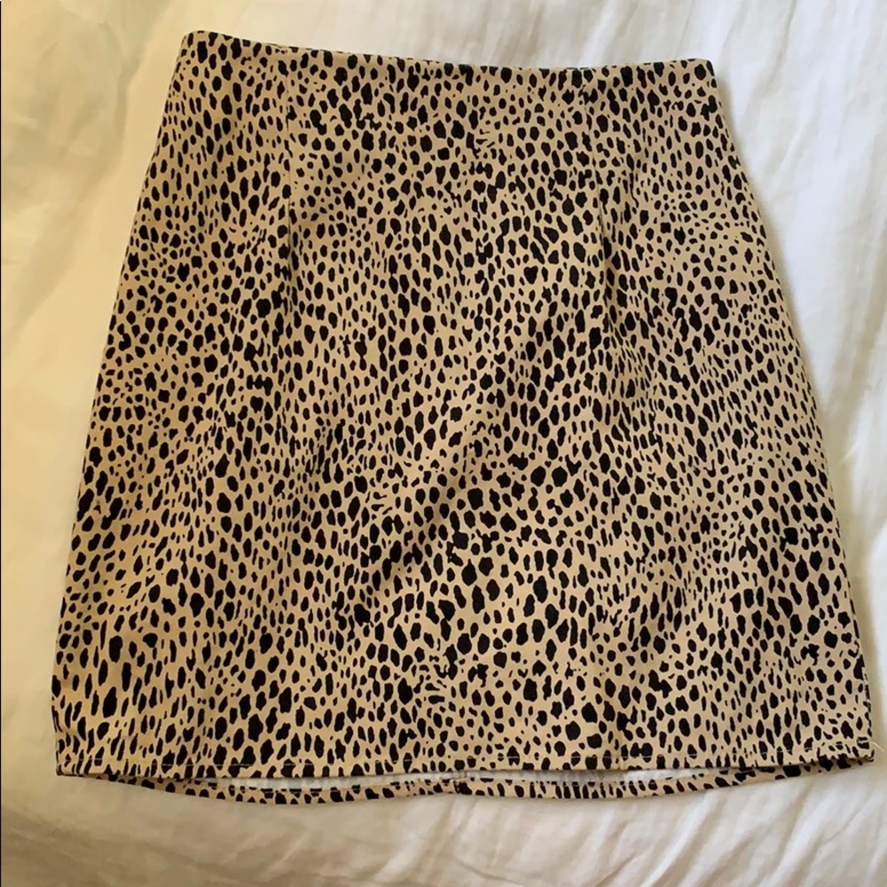 Brandy Melville leopard print skirt